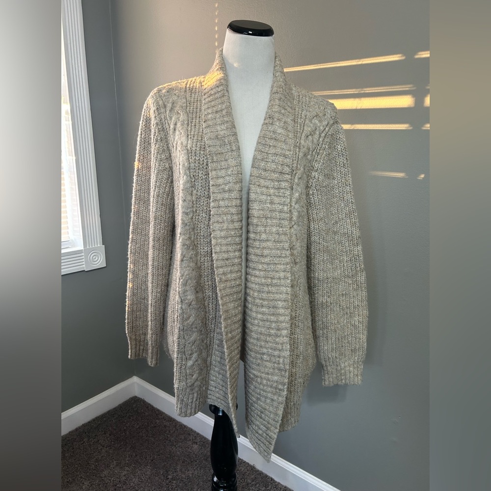 CB Established women’s extra large open‎ front, long sleeve cable, knit sweater